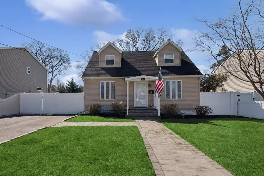 26 Ellsworth AVE, North Babylon, NY 11703