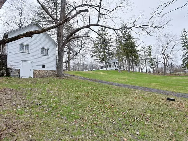 Saugerties, NY 12477,4073 Route 9W