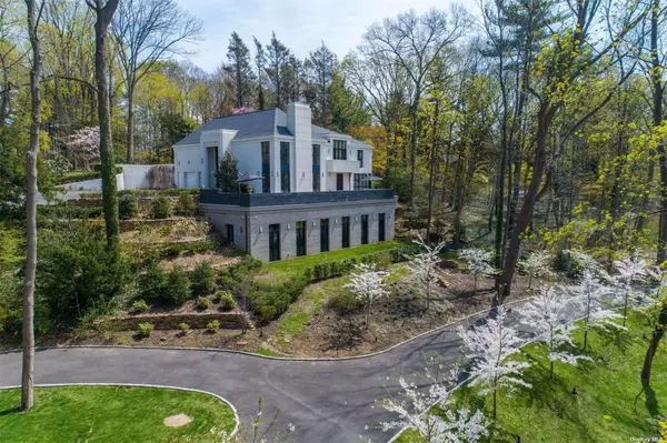 Locust Valley, NY 11560,8 Frost Creek Dr