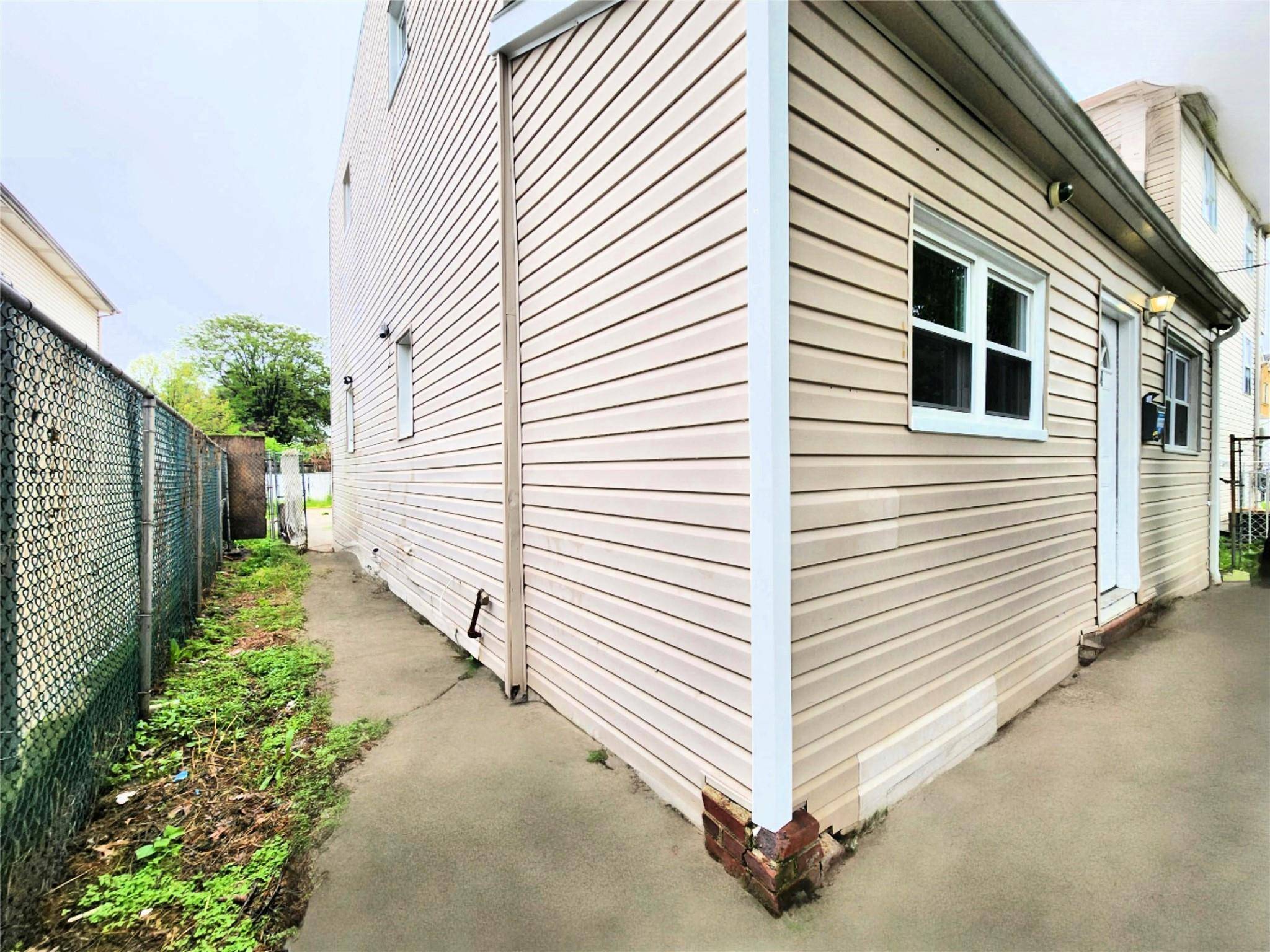 Staten Island, NY 10310,24 WAYNE STREET