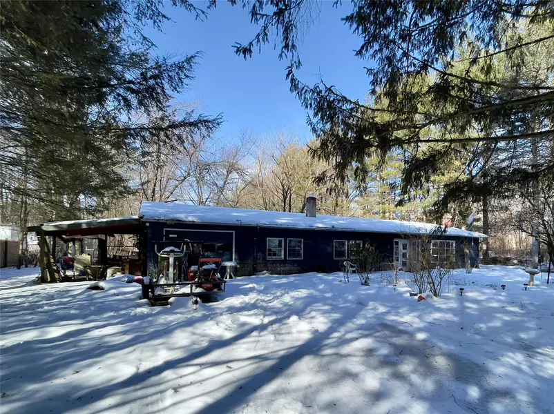 7 Eckelman DR, Hyde Park, NY 12538