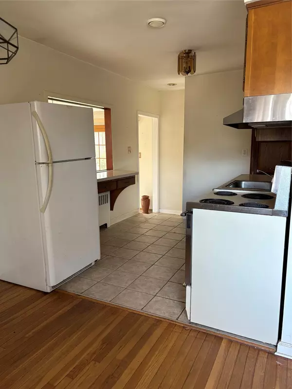 Huntington Station, NY 11746,8 Dee place