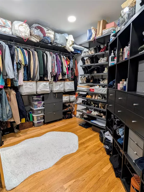 Rockville Centre, NY 11570,200 N Village AVE #Apt B1