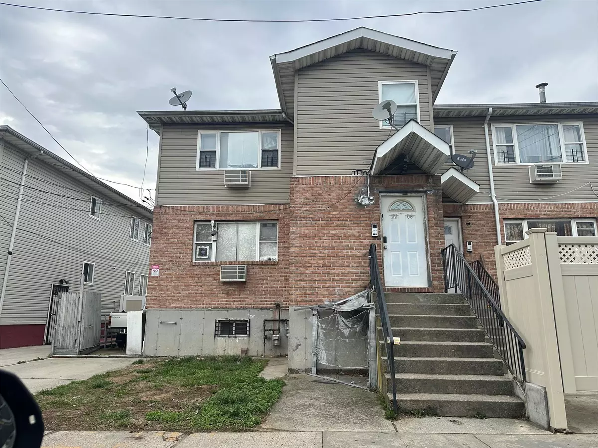 Far Rockaway, NY 11691,2206 Regina AVE