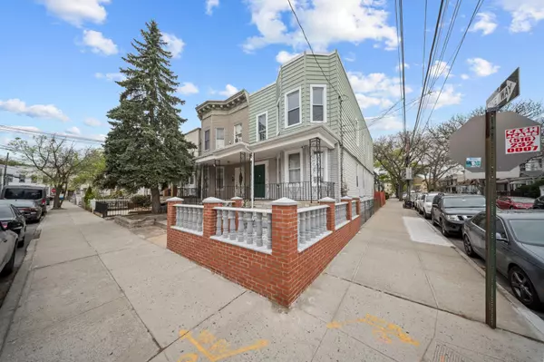 Woodhaven, NY 11421,85-19 89th AVE