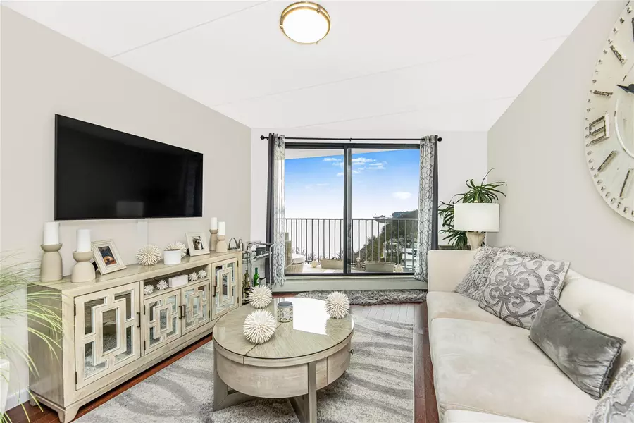 1155 Warburton AVE #11Y, Yonkers, NY 10701