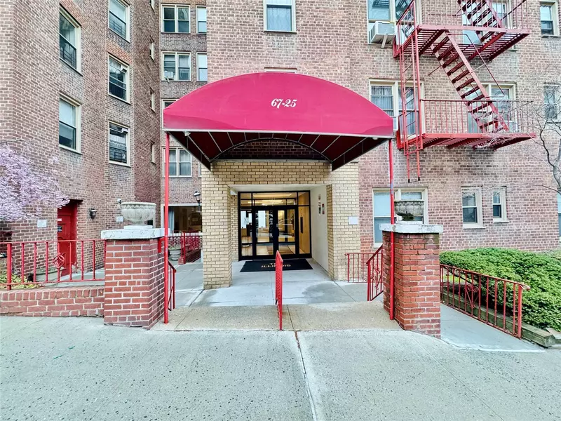 67-25 Clyde ST #6P, Forest Hills, NY 11375