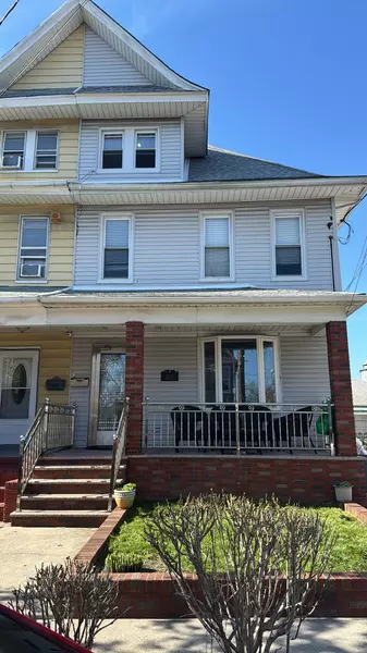10231 90th AVE, Richmond Hill, NY 11418