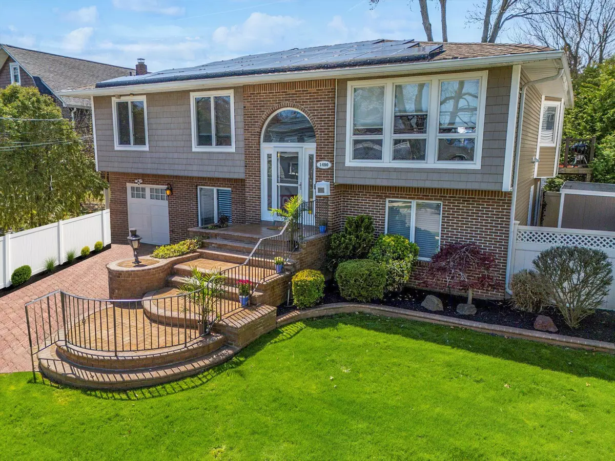 Wantagh, NY 11793,1490 Briard ST