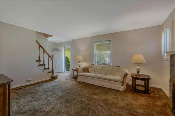 New Hyde Park, NY 11040,1793 Stewart AVE