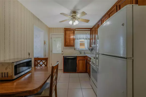 New Hyde Park, NY 11040,1793 Stewart AVE