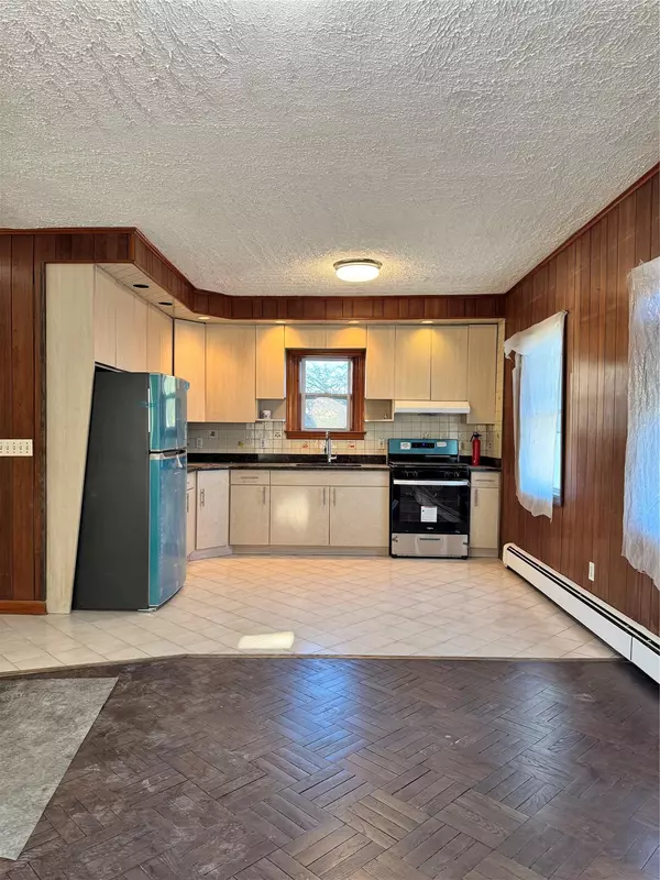 Rosedale, NY 11422,25907 147th RD