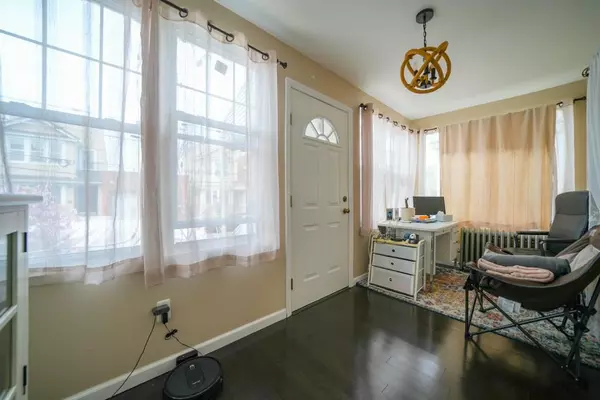 Glendale, NY 11385,7962 77th AVE