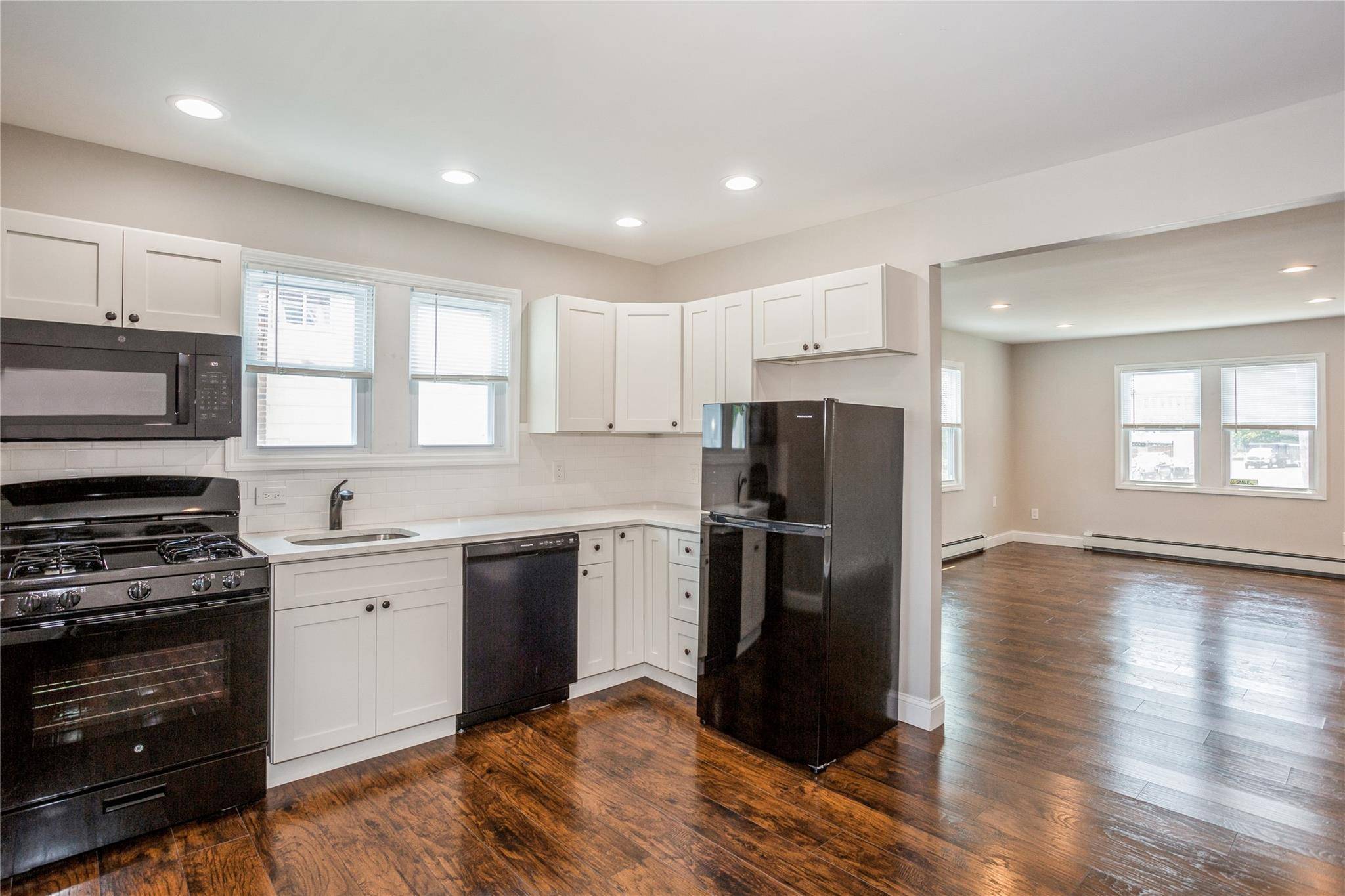 Bay Shore, NY 11706,39 Bay Shore AVE #39 Main