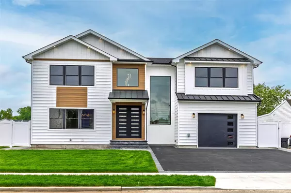 Westbury, NY 11590,100 Friends Lane