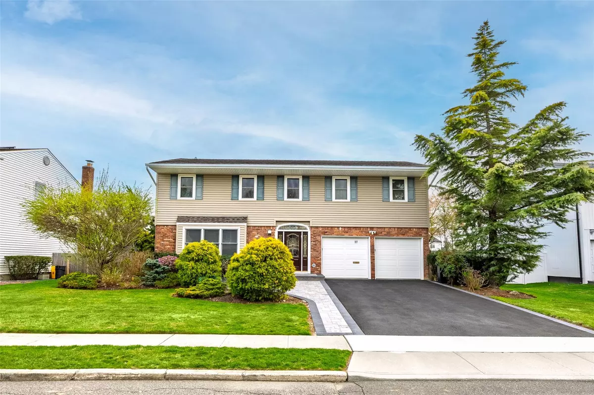 Plainview, NY 11803,17 Carol ST