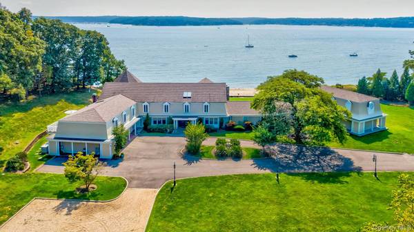 33 Beach RD, Northport, NY 11768