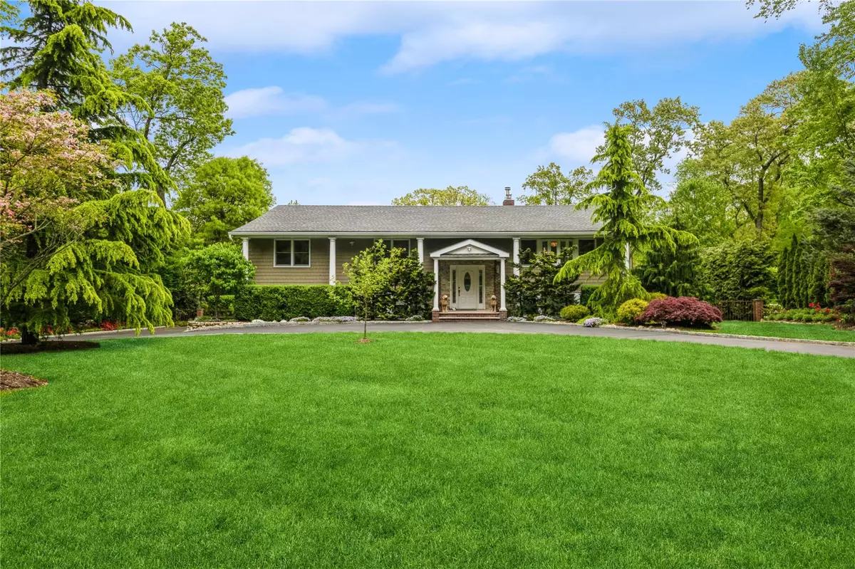 Woodbury, NY 11797,3 lori