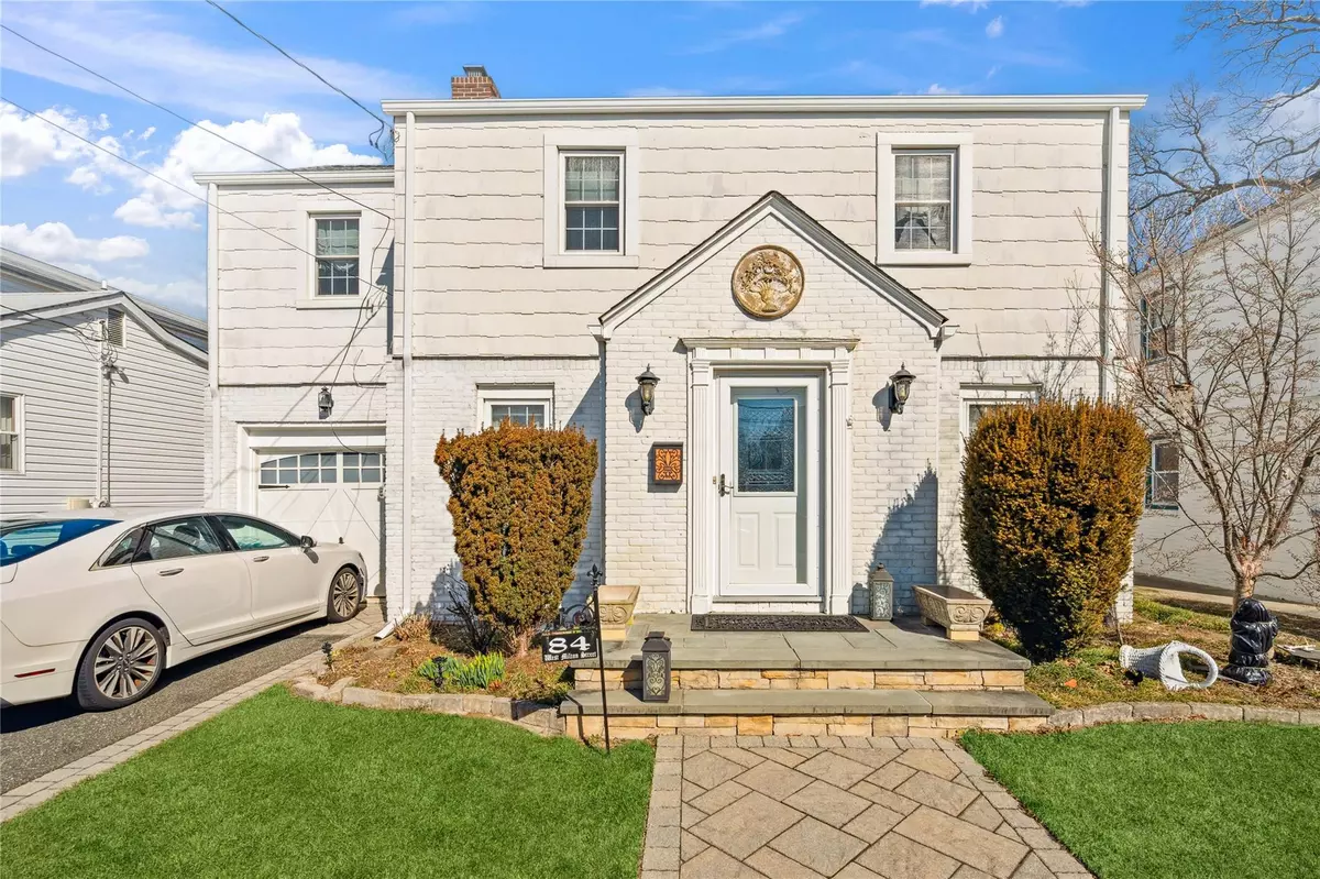 Freeport, NY 11520,84 W Milton ST