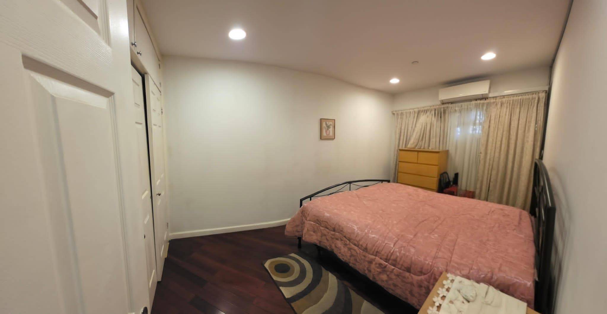 Corona, NY 11368,112-09 38 AVE #1A