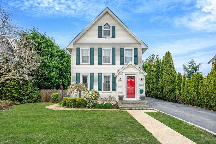 83 Carman AVE, Woodmere, NY 11598