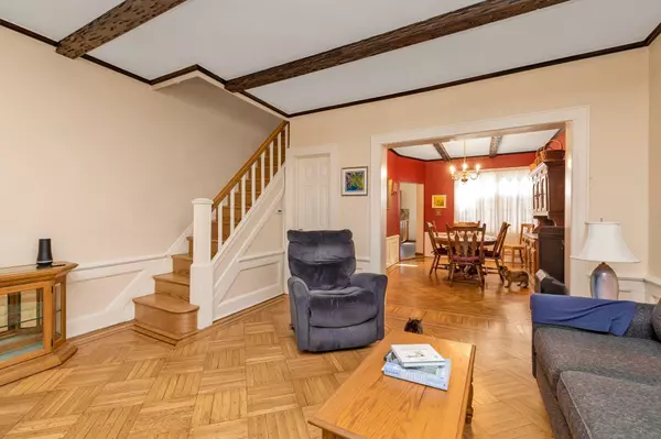 Woodhaven, NY 11421,85-09 85th ST