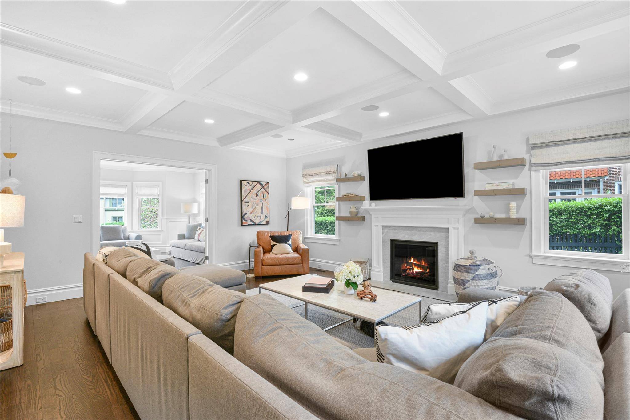 Larchmont, NY 10538,25 Lincoln ST
