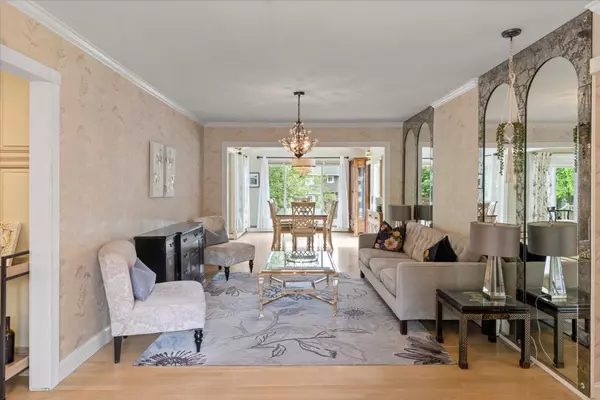 Shoreham, NY 11786,24 Akron PL