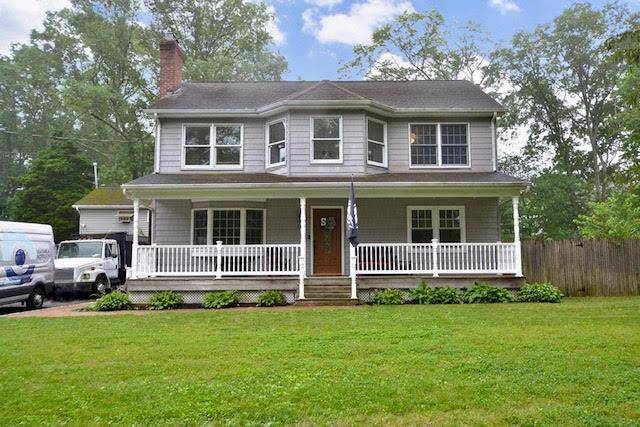 20 Richmond BLVD, Lake Grove, NY 11755