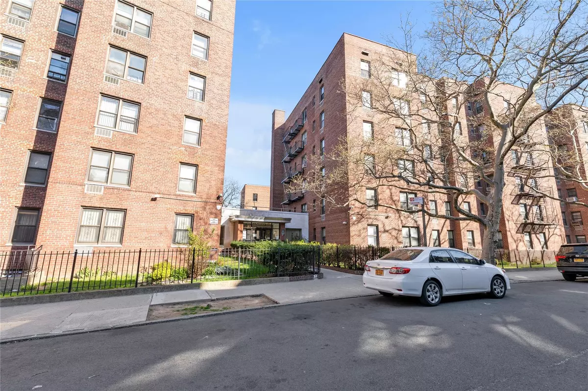 Briarwood, NY 11435,141-05 Pershing CRES #117