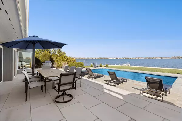 Hampton Bays, NY 11946,17 Romana DR