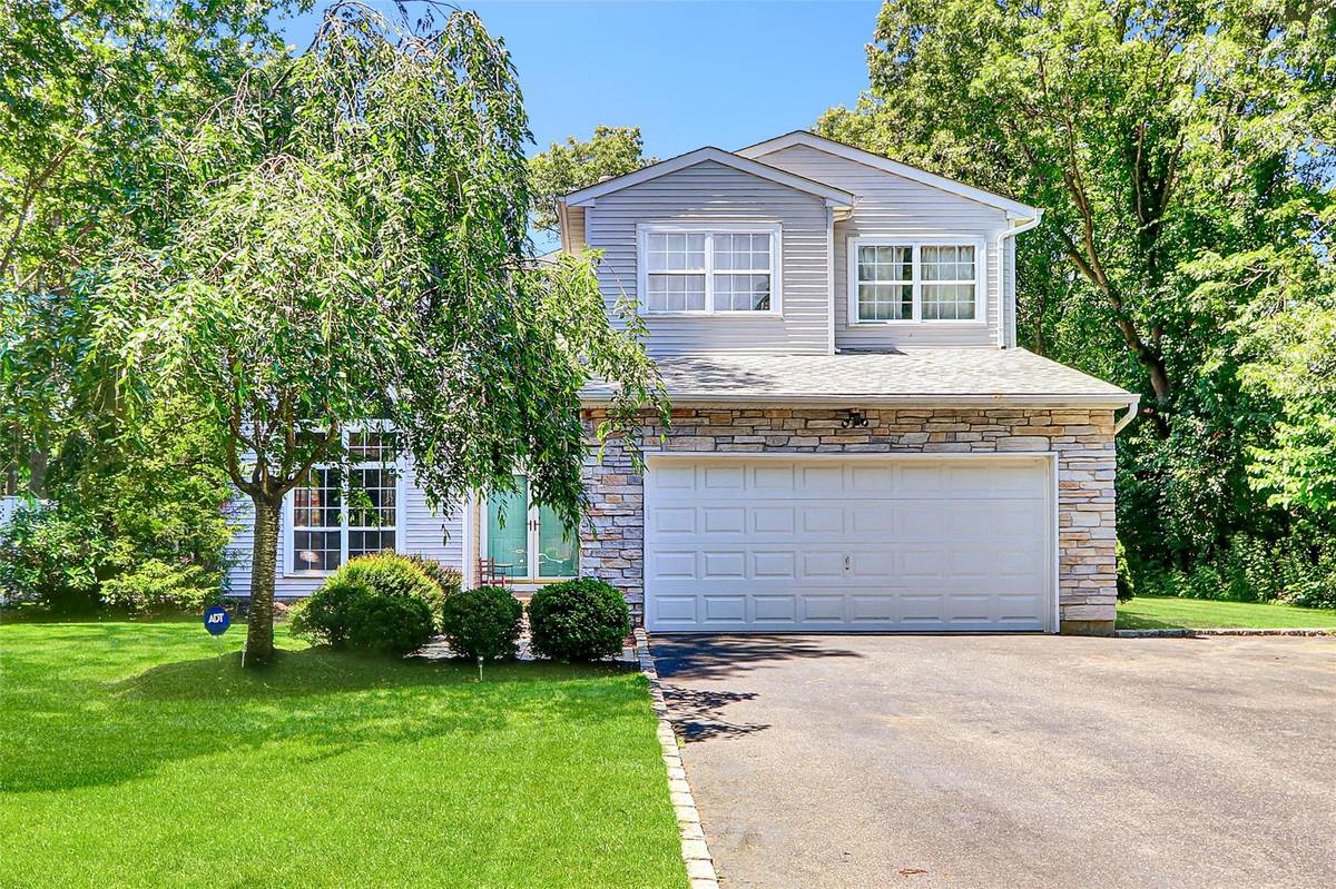 Lake Grove, NY 11755,59 Arbor Field WAY