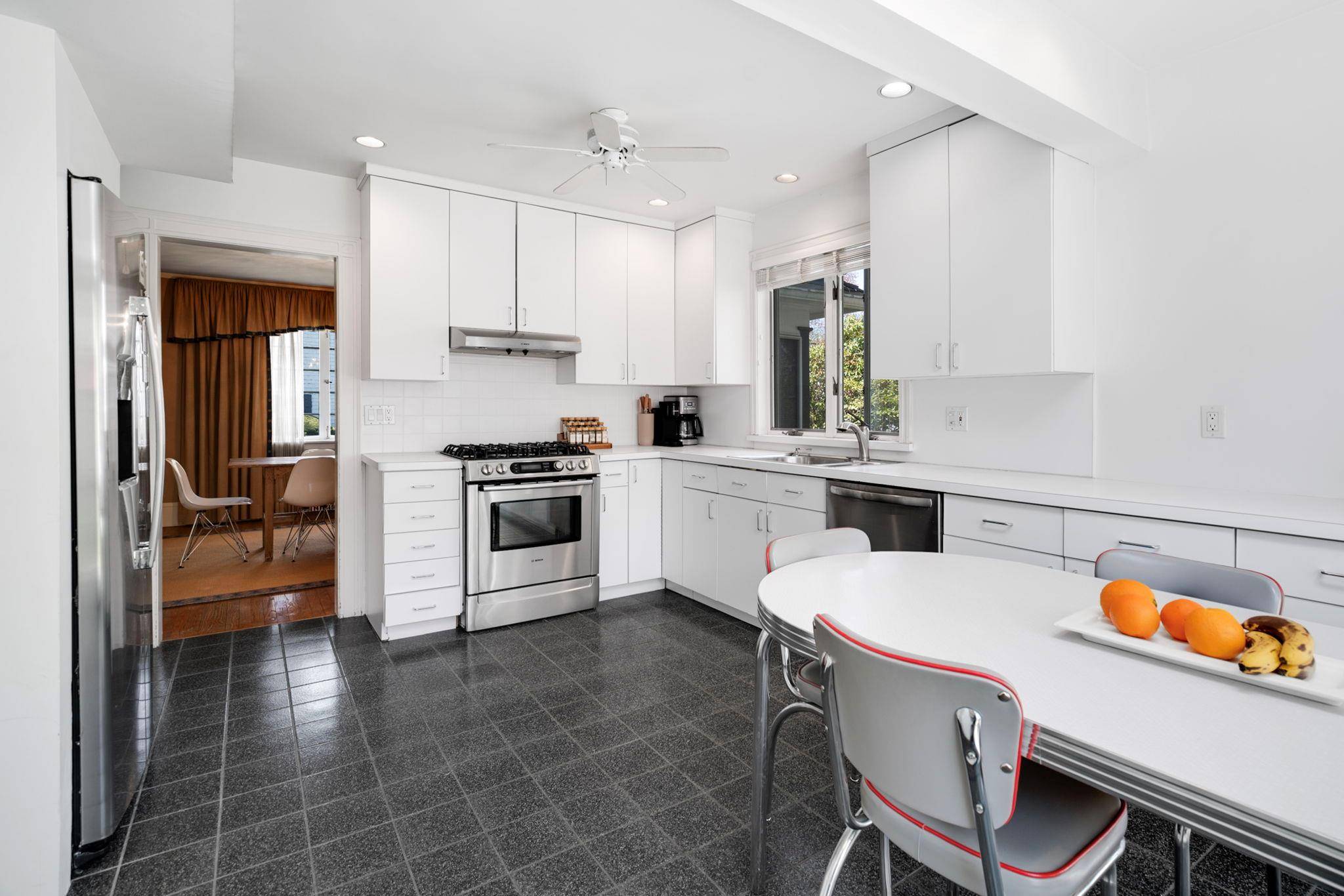 Scarsdale, NY 10583,114 Brewster RD