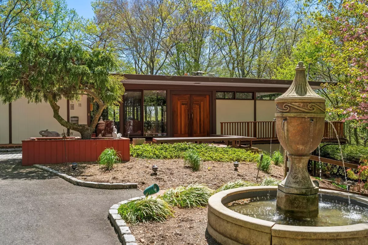 Oyster Bay Cove, NY 11771,11 South RD