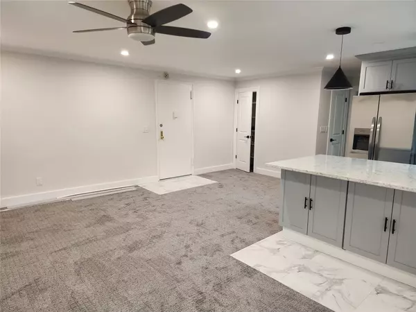 Suffern, NY 10901,5 Oakdale MNR #B11