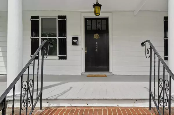 Garden City, NY 11530,124 Roxbury RD