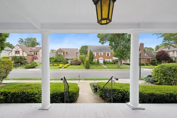 Garden City, NY 11530,124 Roxbury RD