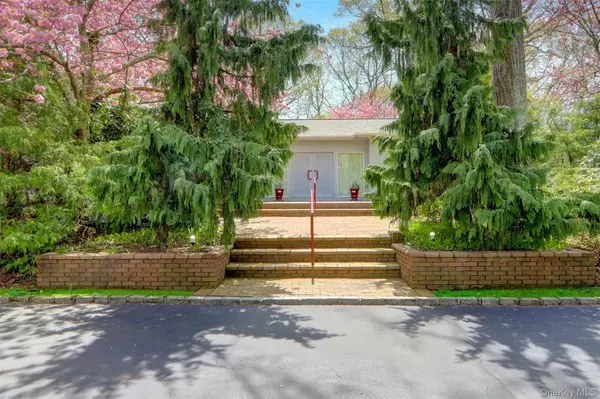 4 Old Homestead RD #4, Port Jefferson, NY 11777