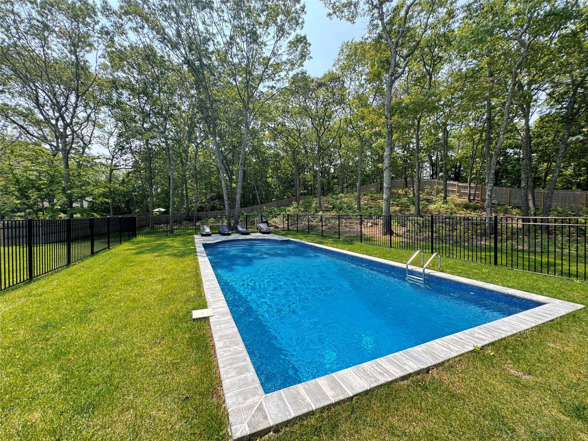Hampton Bays, NY 11946,3 Debbie TRL