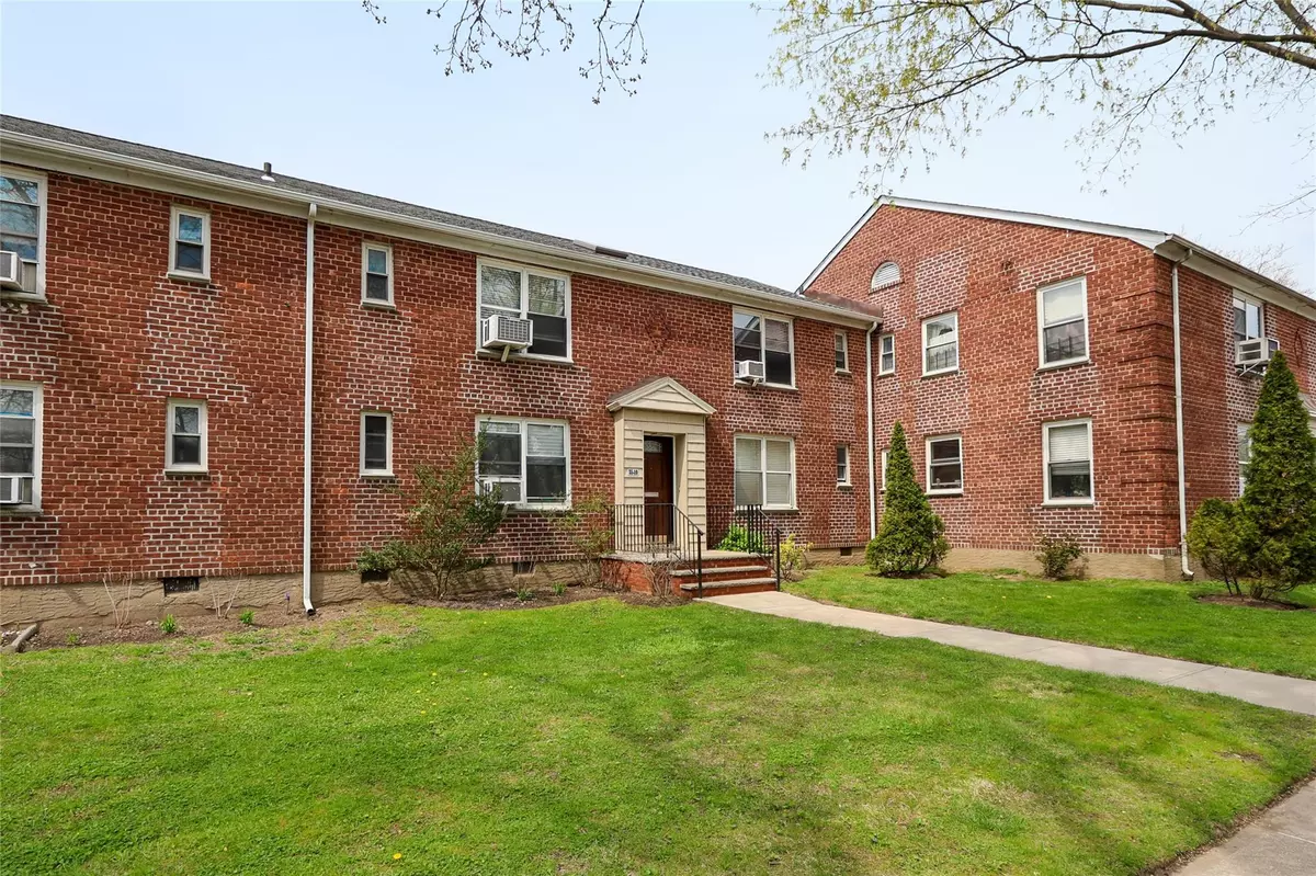 Bayside, NY 11361,35-10 206th Street #350