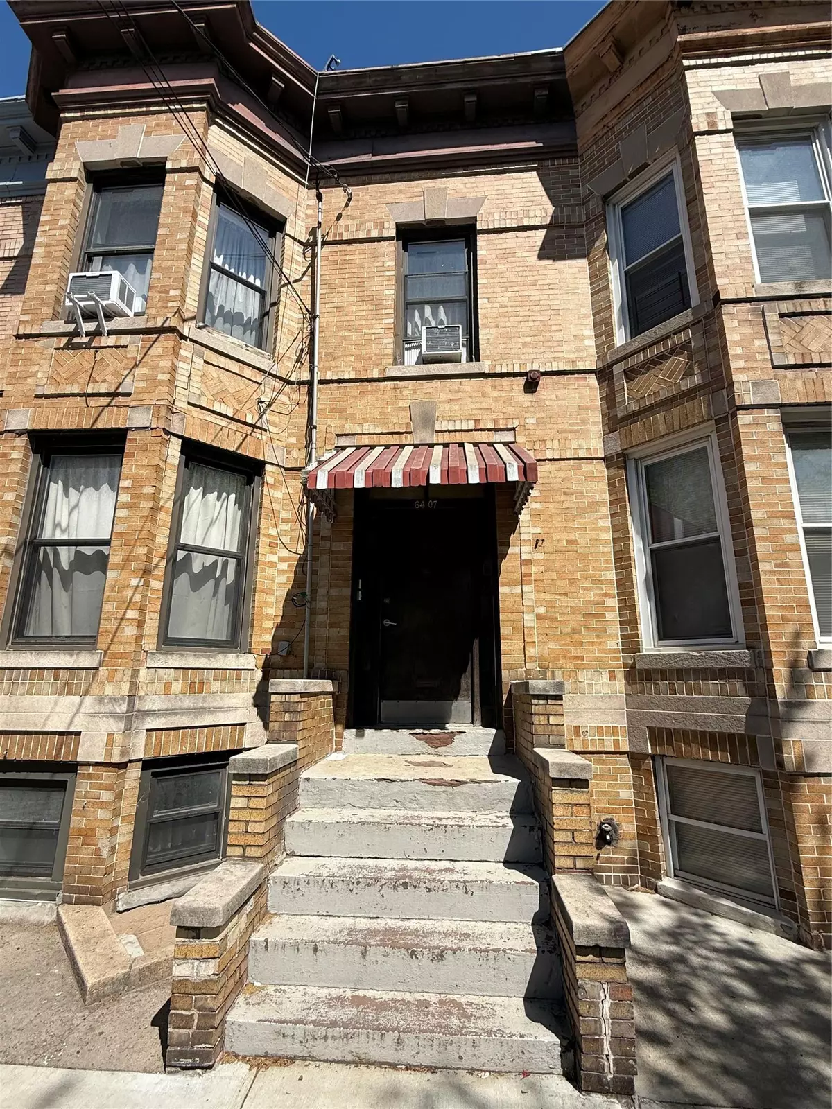 Ridgewood, NY 11385,64-07 Cooper AVE