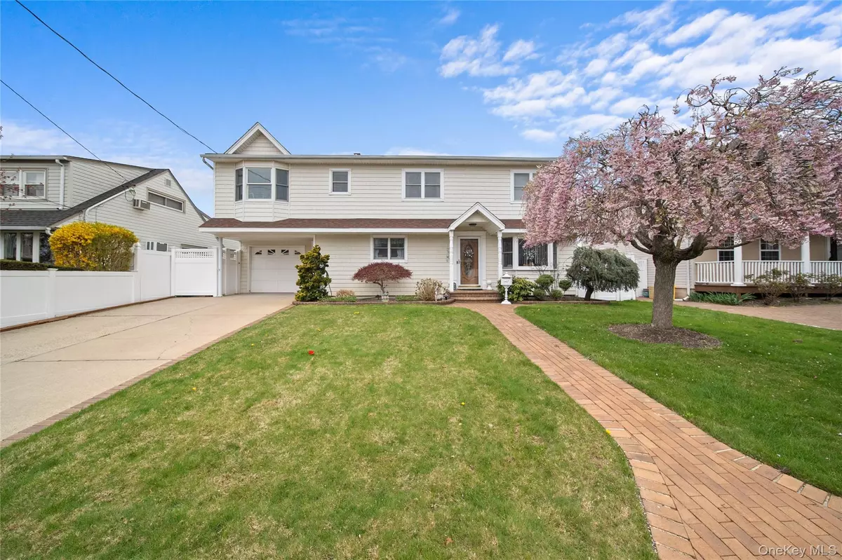 Massapequa Park, NY 11762,312 Ocean AVE