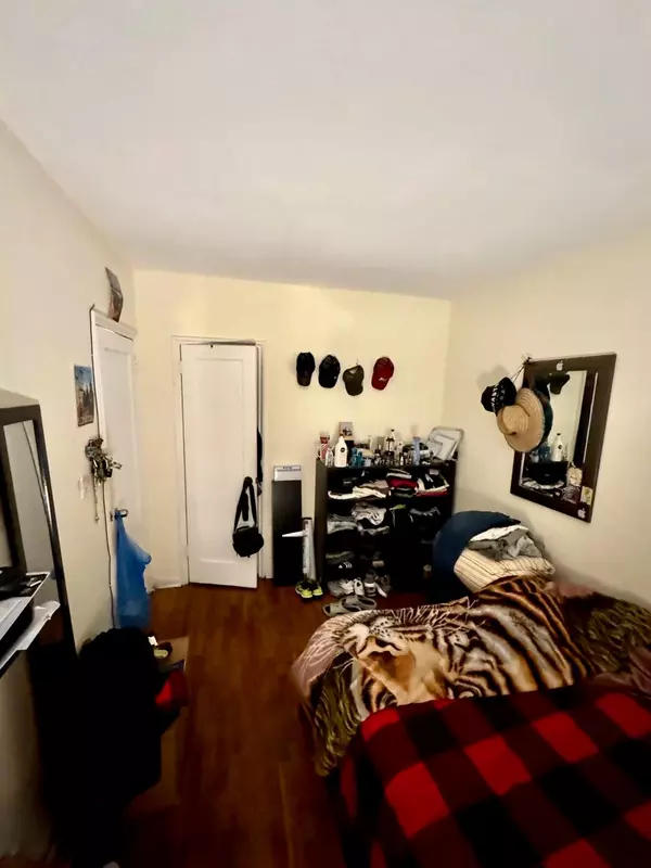 Kew Gardens, NY 11367,141-24 78th AVE #2B
