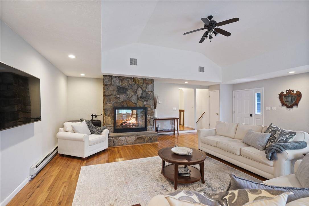 28 Perch DR,  Mahopac,  NY 10541