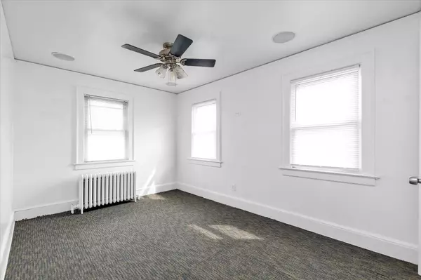 Hempstead, NY 11550,30 Burr AVE