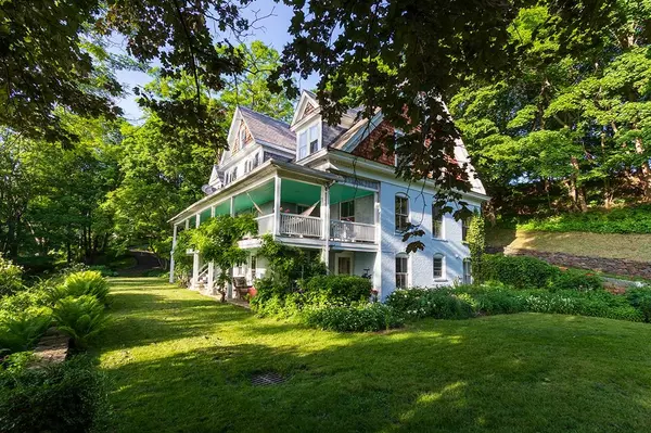 Hudson, NY 12534,158 Greendale RD