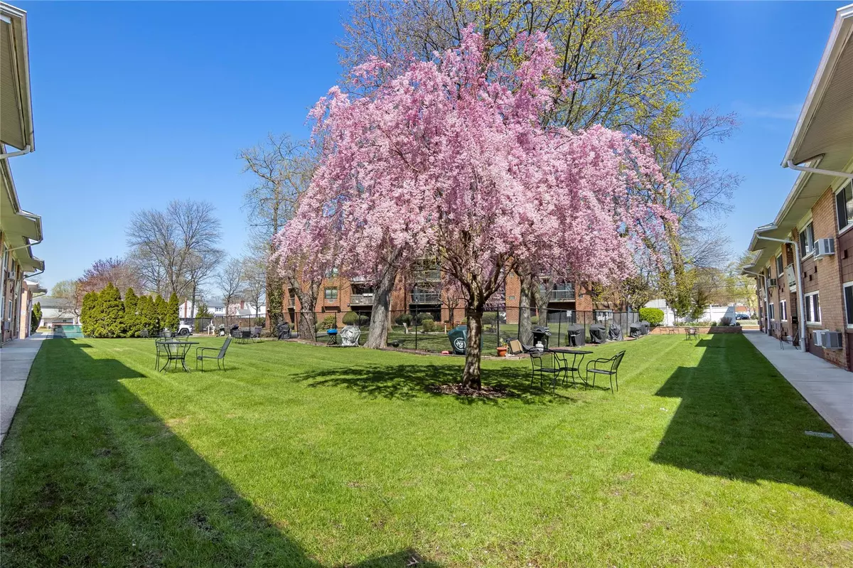 Farmingdale, NY 11735,400 Fulton ST #13B