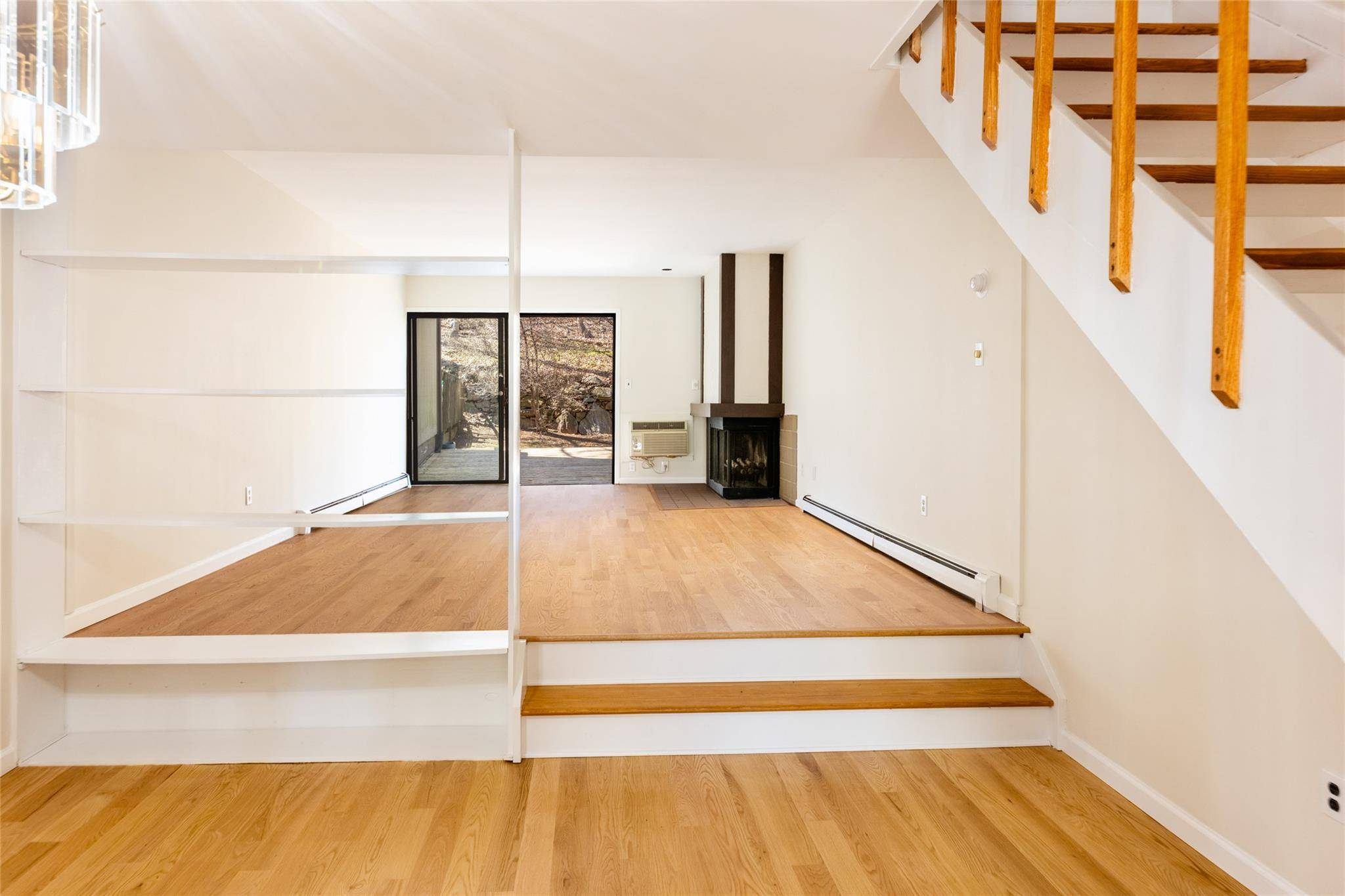 Dobbs Ferry, NY 10522,52 Round Hill RD