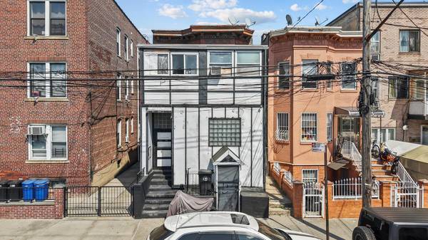 3219 104th ST, East Elmhurst, NY 11369