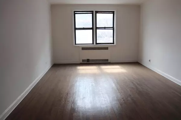 Forest Hills, NY 11375,69-40 Yellowstone BLVD #207